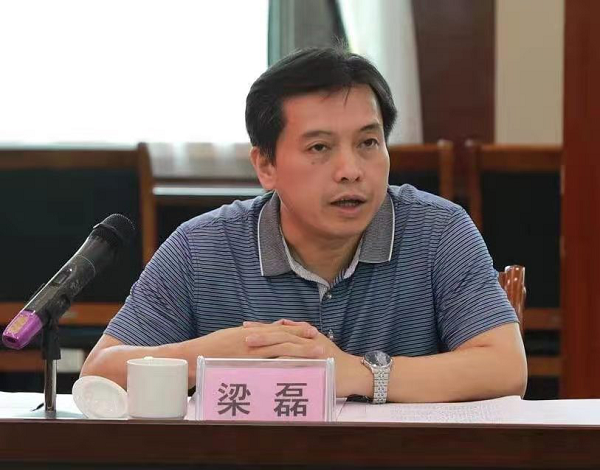 广西自治区人民政府副秘书长梁磊自治区林业局局长黄显阳到广西中林