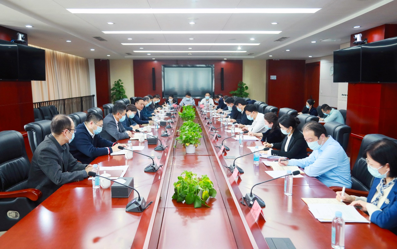 中林集团召开党委（扩大）会议 研究部署学习宣传贯彻党的二十大精神