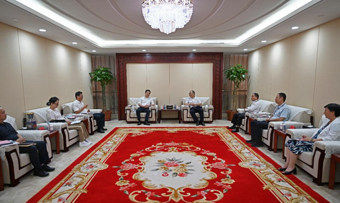 刘连军会见北京市东城区委副书记、区长周金星一行