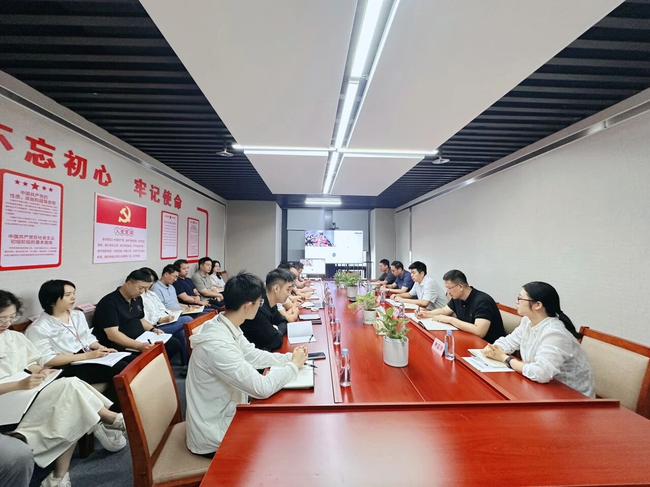 凝“新”聚力 奋楫扬帆——林场公司举办2025年新员工入职培训启动会暨公司领导班子见面会